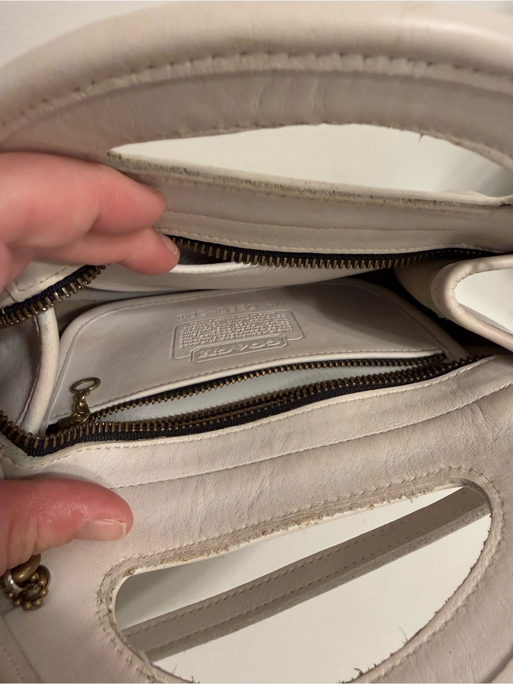Vintage COACH White Structured Top-Handle Women's Bag - Picture 12 of 13
